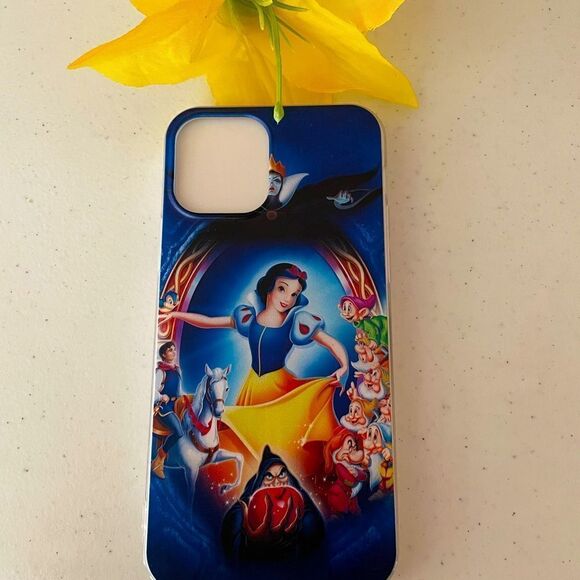 Snow White & Seven dwarfs IPhone12 case - Picture 1 of 3